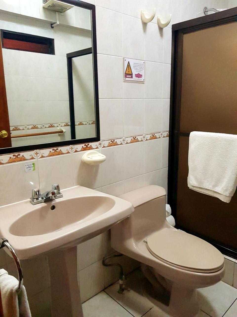 Hotel Las Americas Κετσαλτενάνγκο Εξωτερικό φωτογραφία
